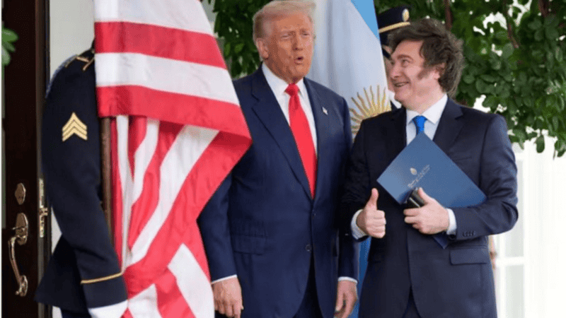 Trump defendió el apoyo financiero a la Argentina: “Están luchando con todas sus fuerzas para sobrevivir”